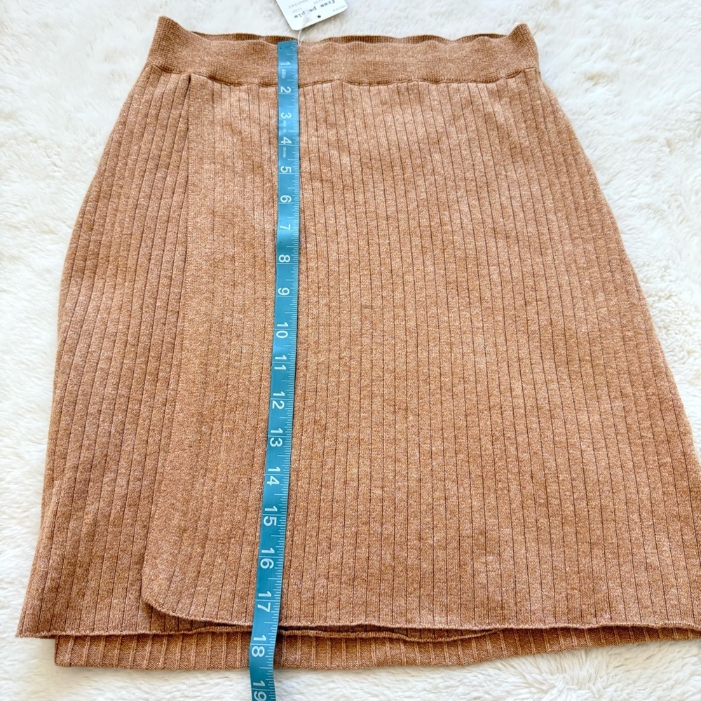 NWT!!! Free People women skirt size M Retail 50$ - Picture 6 of 7